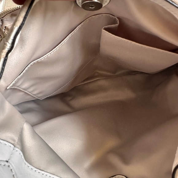 Coach Cream Shoulder Bag - Picture 12 of 16